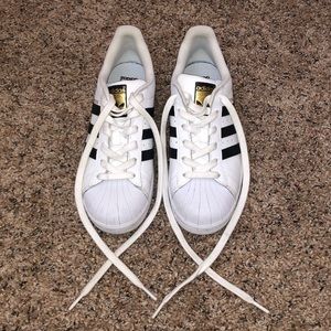 Adidas superstars